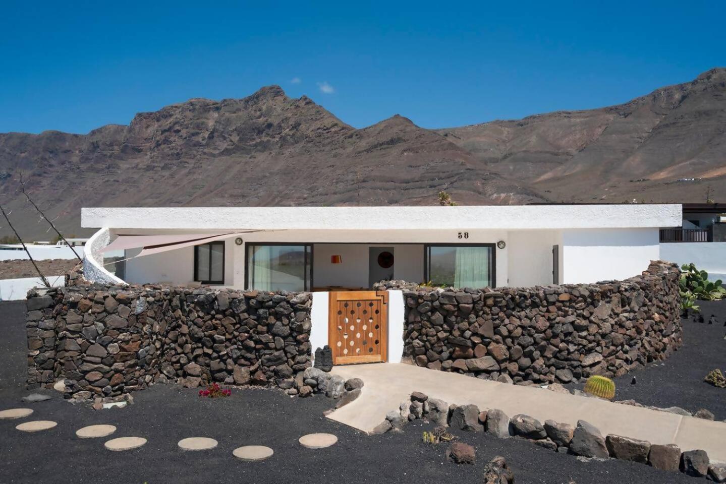 Lanzarote Famara Beach Bungalow 외부 사진